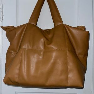GOLDEN CARAMEL FAUX LEATHER PUFFER TOTE